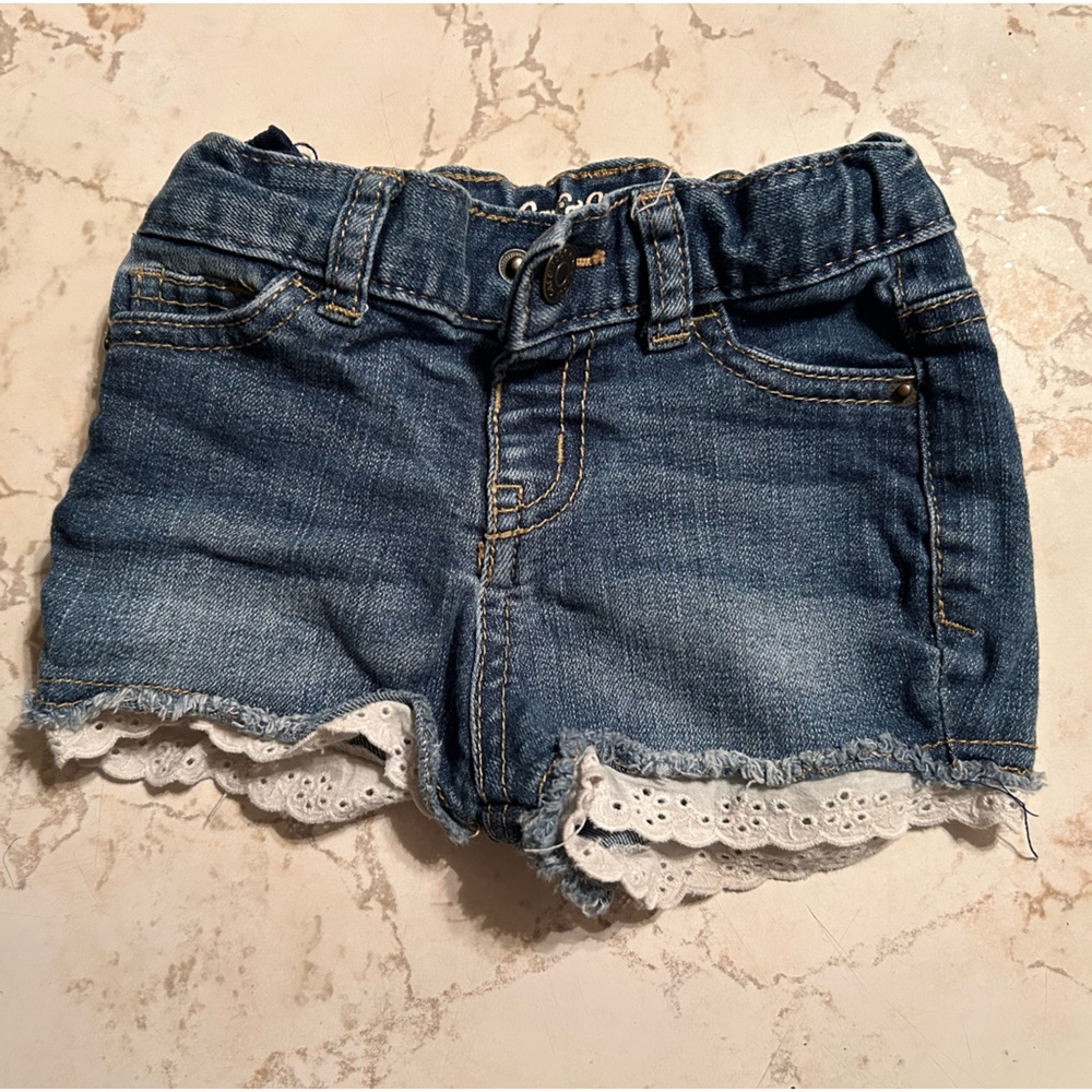 Cat & Jack super stretch, denim shorts, with white lace trim, size 12 months